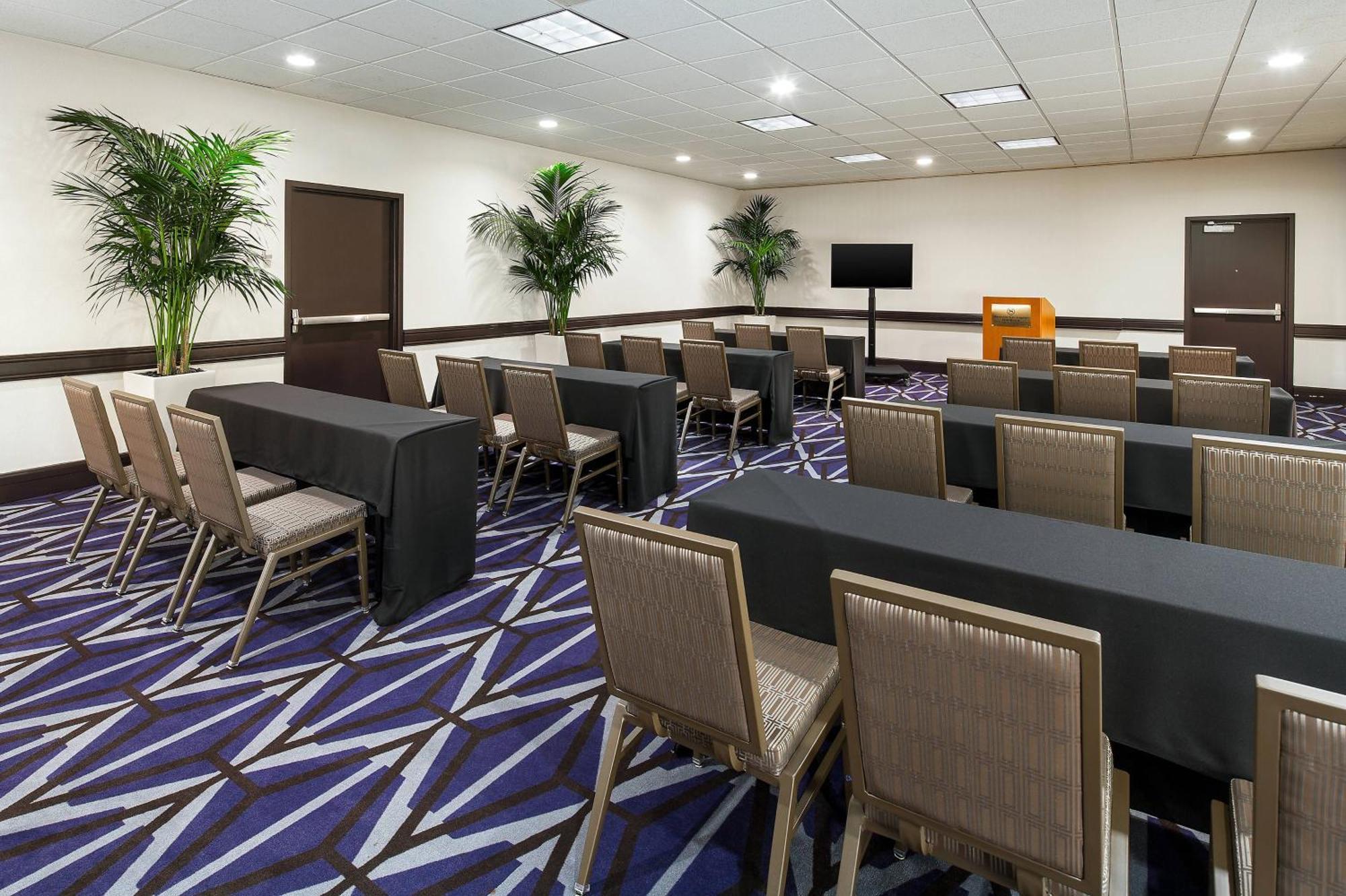 Sheraton Grand Лос Анджелис Екстериор снимка