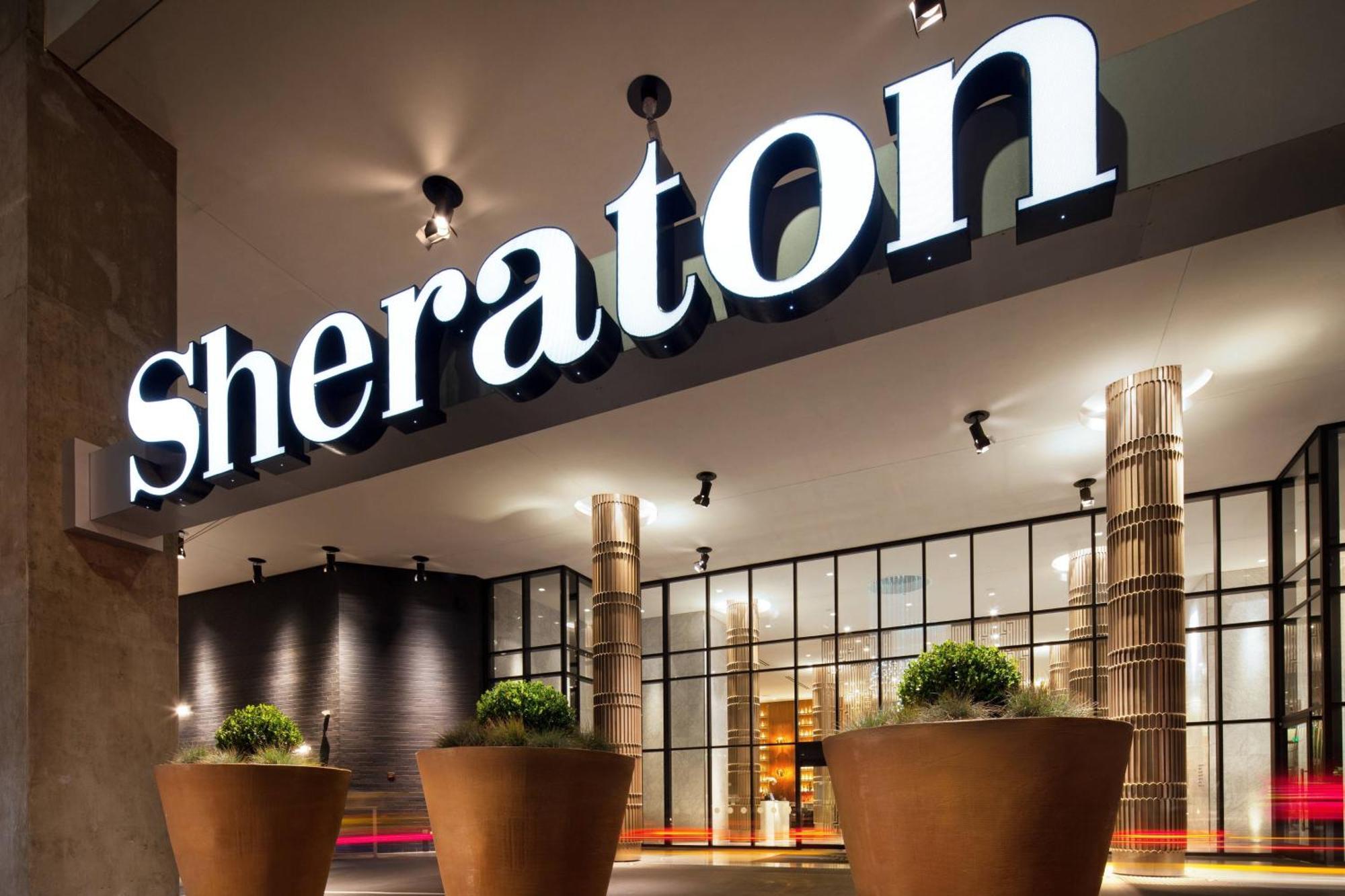 Sheraton Grand Лос Анджелис Екстериор снимка
