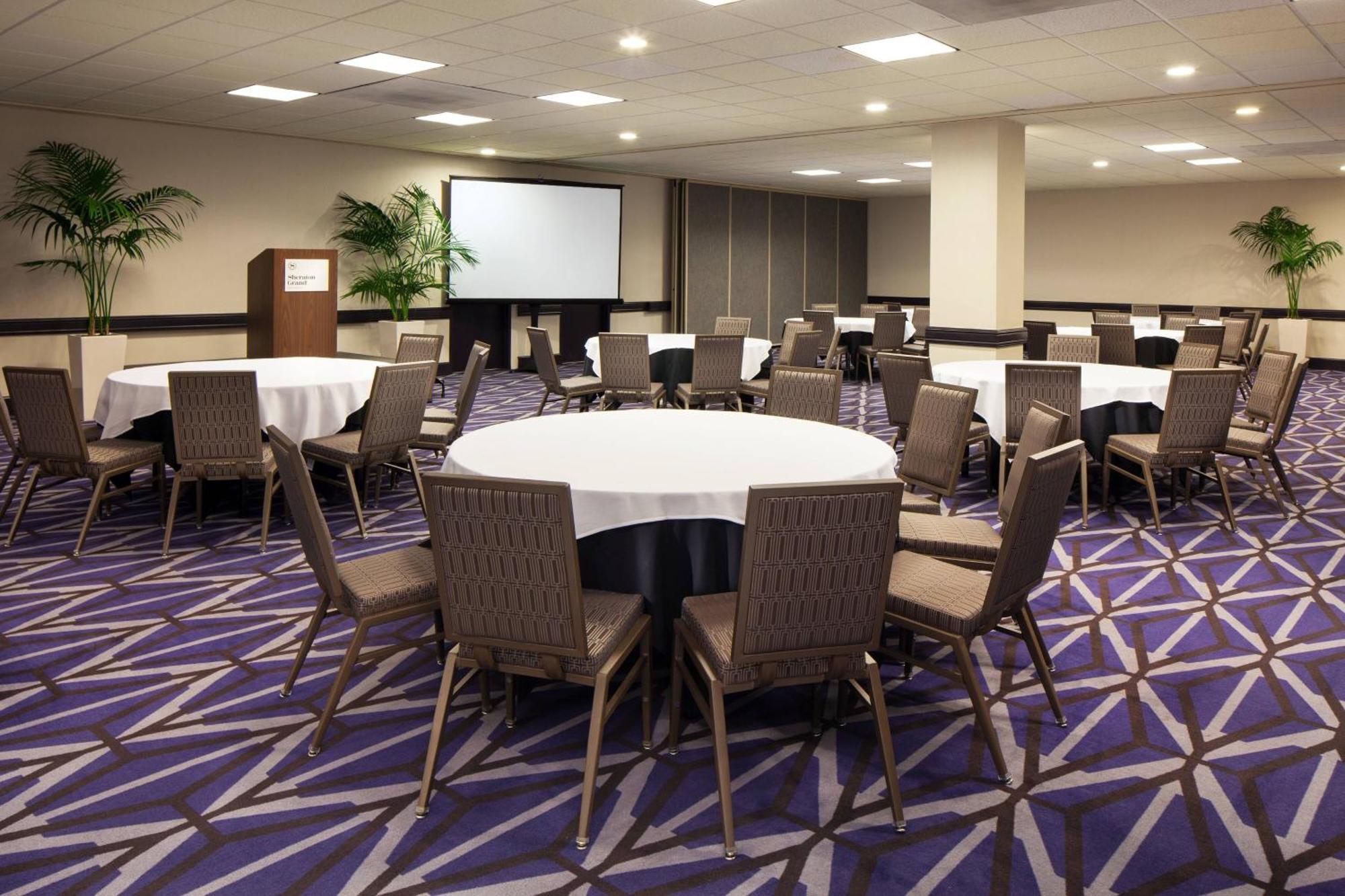 Sheraton Grand Лос Анджелис Екстериор снимка