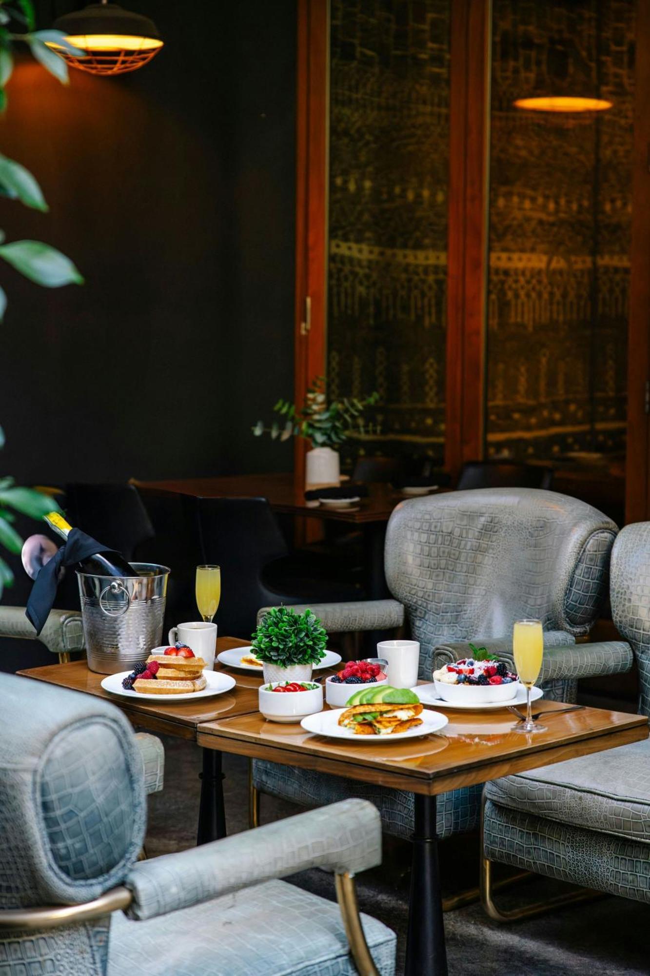 Sheraton Grand Лос Анджелис Екстериор снимка