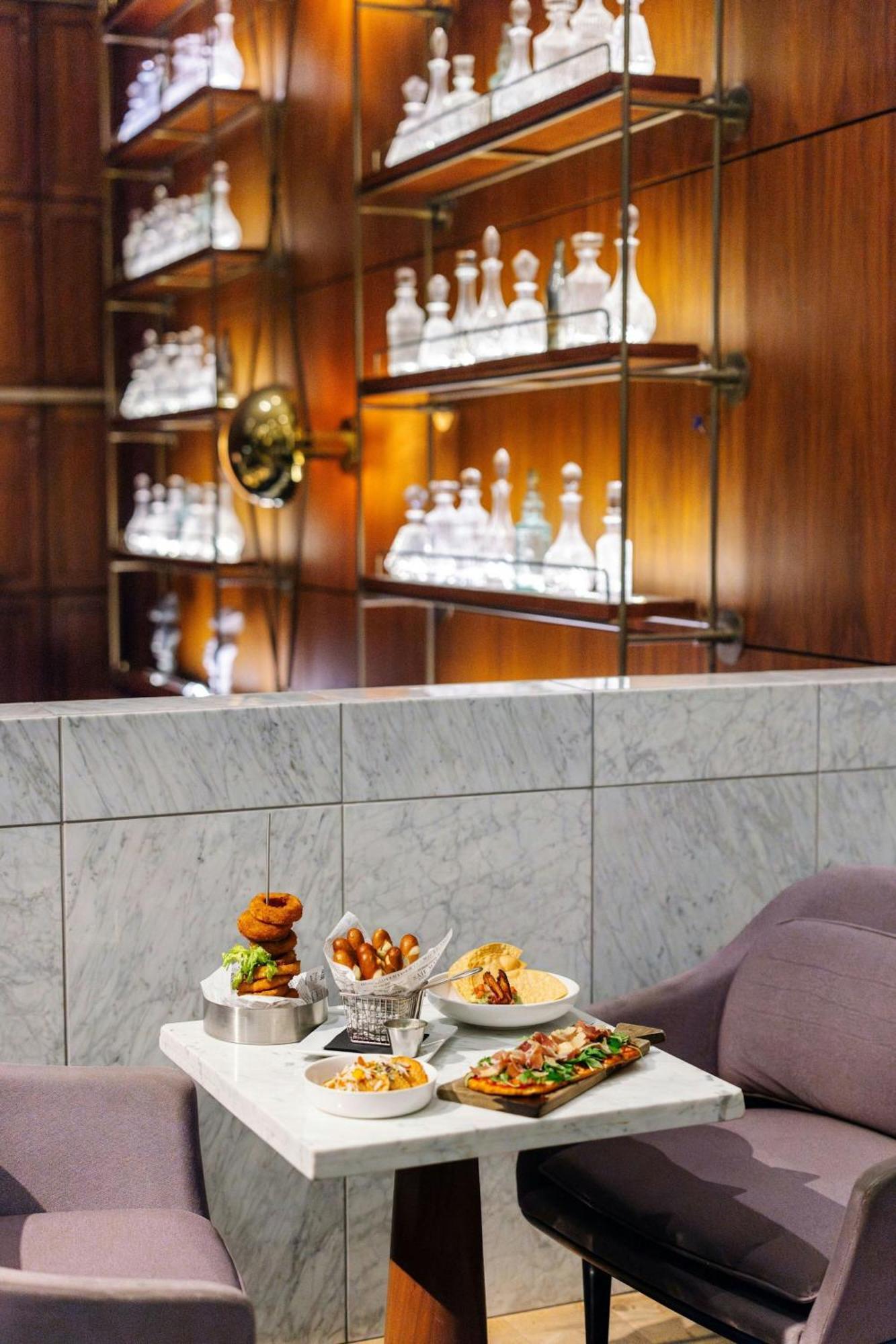 Sheraton Grand Лос Анджелис Екстериор снимка